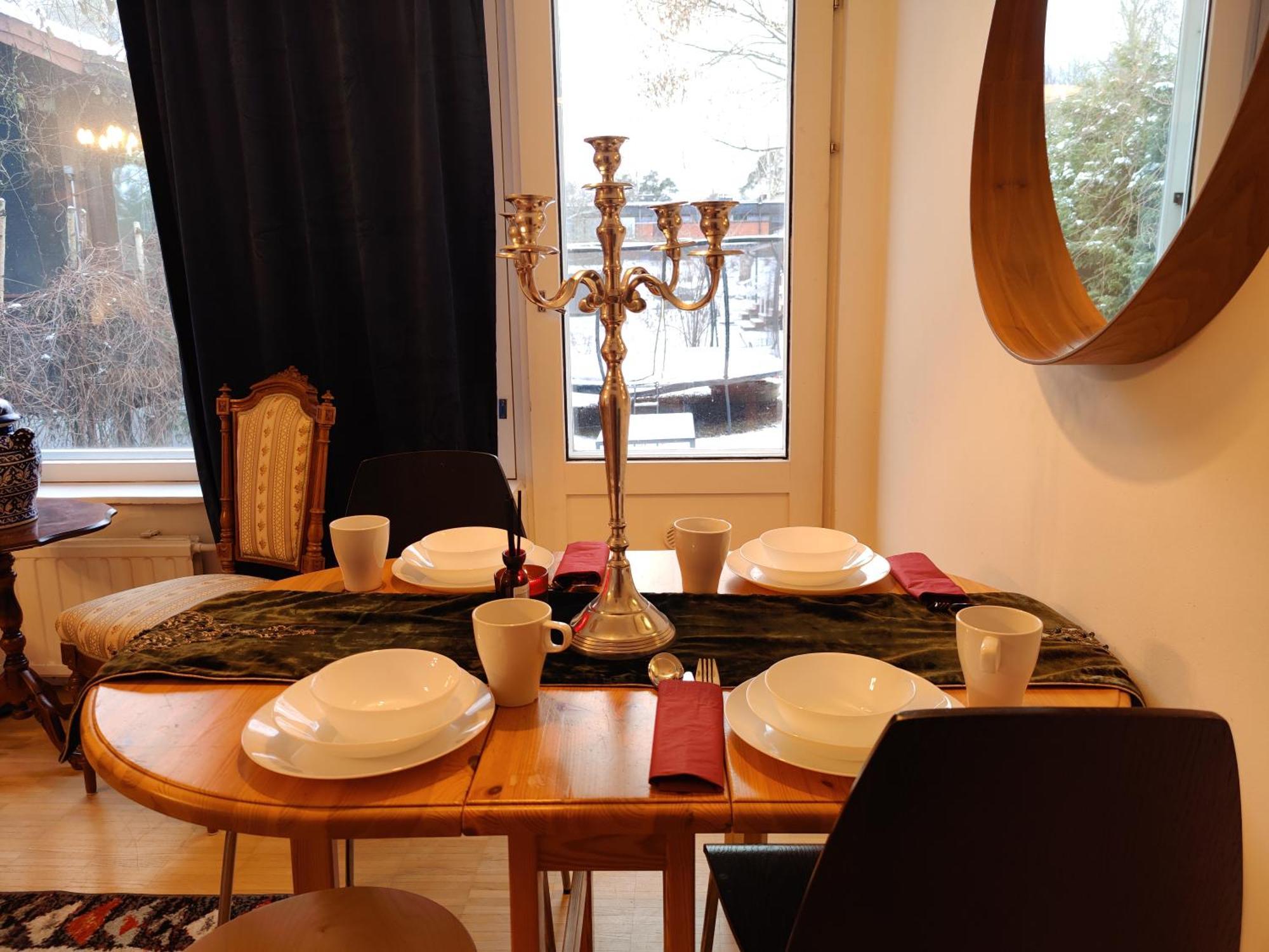 Semesterbostad Cozy Independent House With Free Parking And 20 Mins To Center