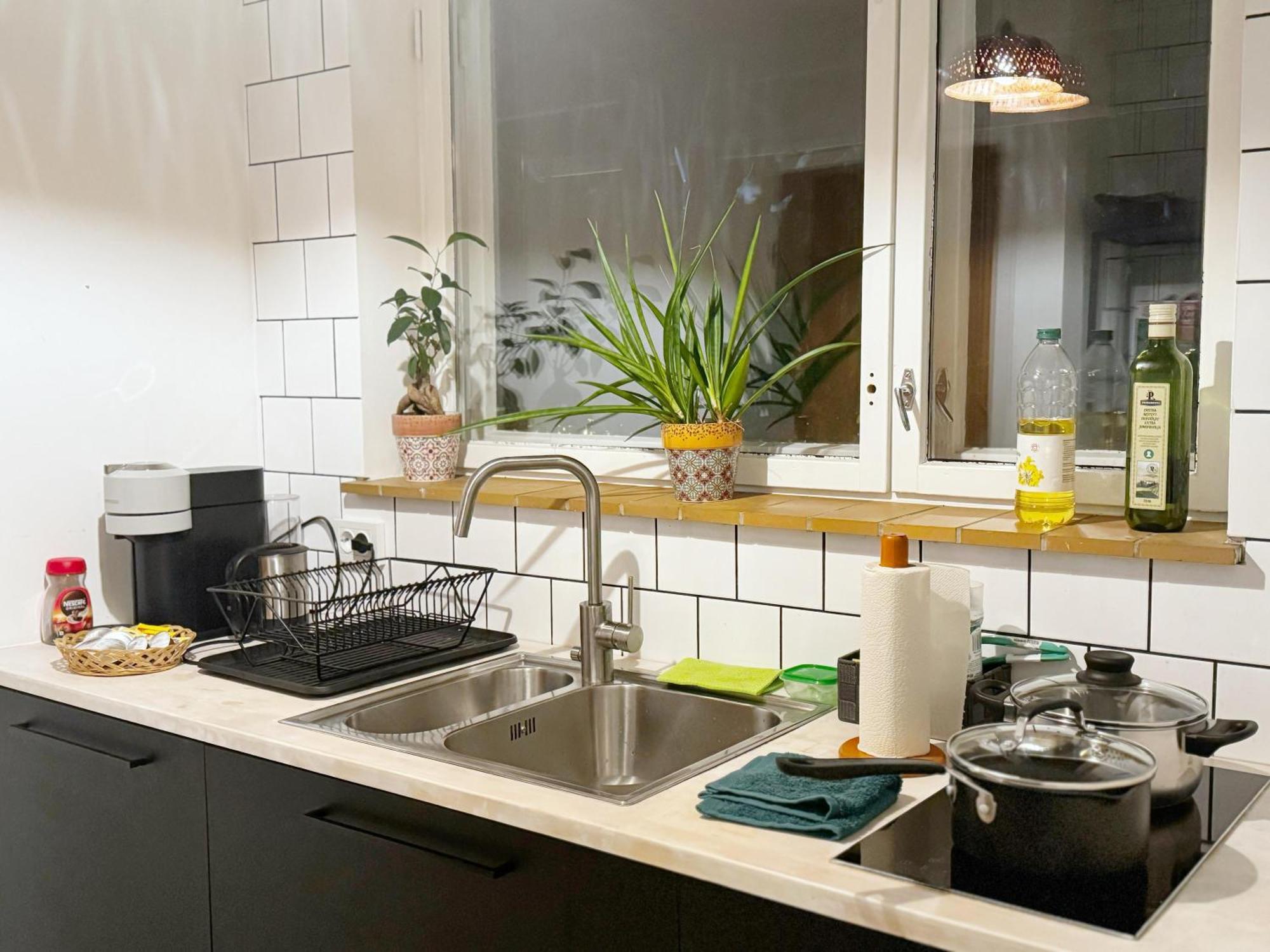 Cozy Independent House With Free Parking And 20 Mins To Center Helsingfors