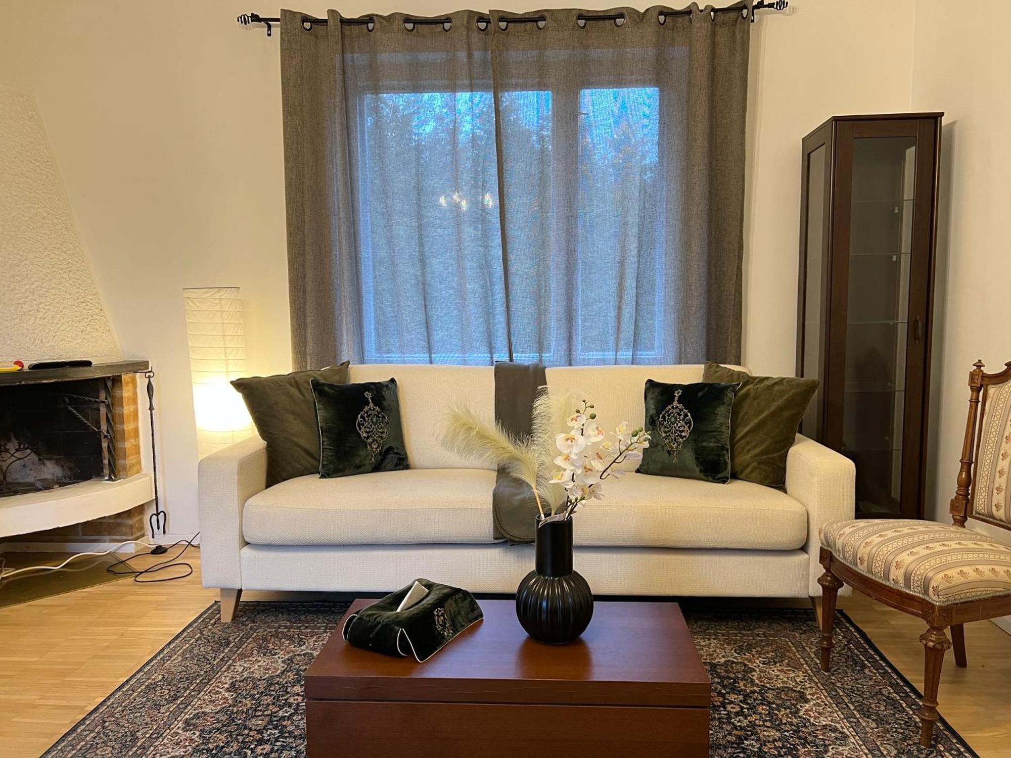 Cozy Independent House With Free Parking And 20 Mins To Center Semesterbostad *